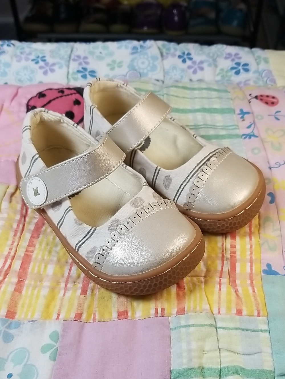 Livie & Luca Size 4 Cream Metallic Mary Jane Shoes